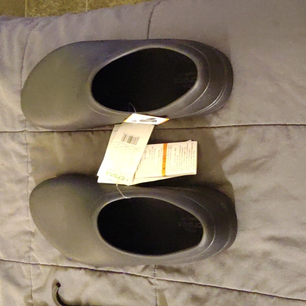 Crocs - Picture 4 of 7